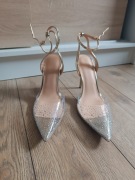 Transparentne szpilki 