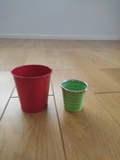 2x Osłonka doniczki, kolor czerwony 9 cm, zielony 7 cm