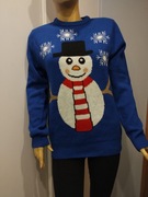 Świąteczny sweterek uniwersalny z bałwankiem r.S