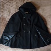 DAMSKA CZARNA KURTKA Z OCIEPLANĄ PODSZEWKĄ BEZ RĘKAWÓW TYPU PONCZO CAMAIEU