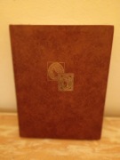 Album klaser ze starymi znaczkami pocztowymi świat temat malarstwo sztuka