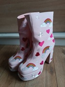 Różowe botki na obcasie 