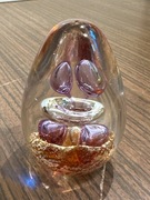 Śliczna szklana ozdoba przycisk do papieru 