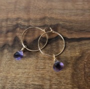 Złote kolczyki z ametystem