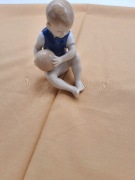 Chłopiec z piłką 