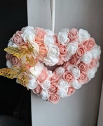 Serce dekoracyjne z piankowych róż 
