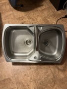 Zlewozmywak dwukomorowy Franke z baterią kuchenną