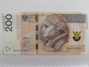 Banknot 200 PLN DR4433344 klamra, radar