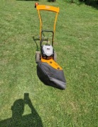 As motor 30 WeedHex akumulatorowy usuwa chwasty bez chemii 