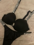 Zestaw bielizny z logiem Victoria’s Secret