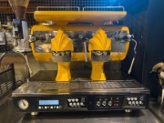 Kultowy ekspres kolbowy do kawy Astoria Sibilla z młynkiem