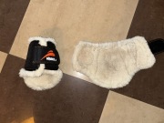 Ochraniacze tylne eQuick z futrem rozmiar L