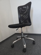 Krzesło obrotowe do biurka czarne bez podłokietników