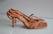 H&M brązowe sandały na obcasie japonki camel tan 40