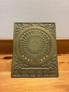 Stary mosiężny kalendarz wieczny Słońce vintage gabinetowy Art Deco