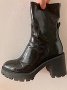 Buty czarne na koturnie, lakierowane Zara roz. 38