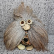 Stara, ręcznie robiona szwedzka lalka ludowa troll z kamienia