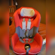 Foteli dziecięcy Chicco 9-18 kg. Bezpieczny,czysty