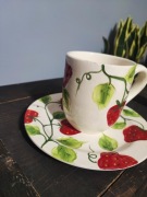 Mega duzy kubek z truskawkami sielskie wiejskie