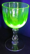 Szkło uranowe kieliszek Val Saint Lambert Olivier 20te dost. 3 szt.