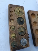 Stare Odważniki Mosiężne Etui 7 sztuk