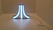 Podświetlane logo Atari