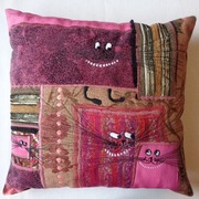 Poduszka dekoracyjna "Różowe koty"