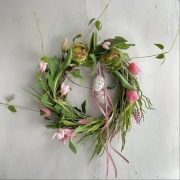 Wianek Wielkanocny wiosenny świąteczny na drzwi sztuczny 36 cm