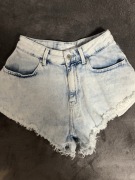 Bershka spodenki jeansowe niebieskie xs rozkloszowane