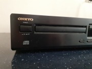 ODTWARZACZ CD ONKYO DX-7211 PRZESKAKUJE