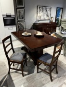 Krzesła jeden zestaw 4szt włoskie Arca klasyczne orzech postarzone korniki