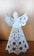 ANIOŁEK NA SZYDEŁKU 12 CM ZAWIESZKA BIAŁY