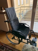 Wózek inwalidzki używany, w bardzo dobrym stanie, na sprzedaż