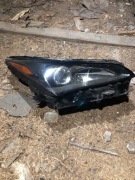 Lexus Nx200t lampa przód 