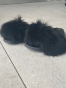 Klapki z futrem naturalnym