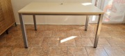 Biurko, stolik 160x80 z Metalowymi Nóżkami Gniazdka. Używane.