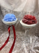 Piękna świeca świeczka kwiat w kieliszku