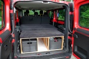 Zabudowa kemping spanie Renault Trafic Opel Vivaro L2H1 krzesła stół