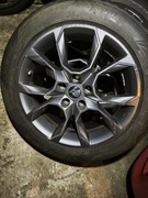 Komplet Felg Skoda R17 z oponami 215/55 R17 Triangle Letnie z 2025 roku.