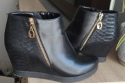Botki na koturnie r.38