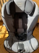 Fotelik samochodowy Axkid