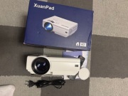 Projektor Full HD 1080P XuanPad K8 LCD LED 1600Lumen