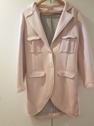 Długi,pudrowy żakiet