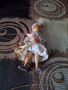 Drewnianą laleczkę z lat 70-tyc