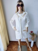 Elegancki płaszczyk kardigan biały haft kwiaty boho ażurowy