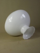 Biały szklany klosz kopulasty do lampy naftowej 19,7 cm