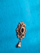 Złota zawieszka z kamieniem, stara zawieszka wisior