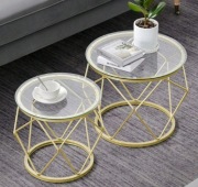 zestW 2 okrągłych  stików kawowych.