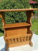 Stolik po telewizor z pojemnikiem