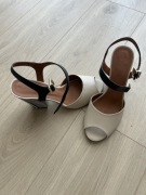 Sandały na obcasie Loretta Vitale 36 nowe skóra czółenka szpilki